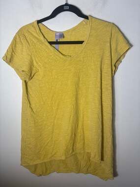 Wilt Yellow Short Sleeve Tee Sz M
